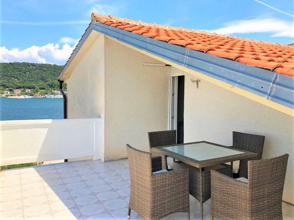Apartments With Boat Mooring Marija Supetarska Draga Ngoại thất bức ảnh