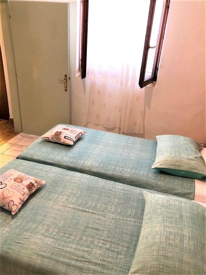 Apartments With Boat Mooring Marija Supetarska Draga Ngoại thất bức ảnh