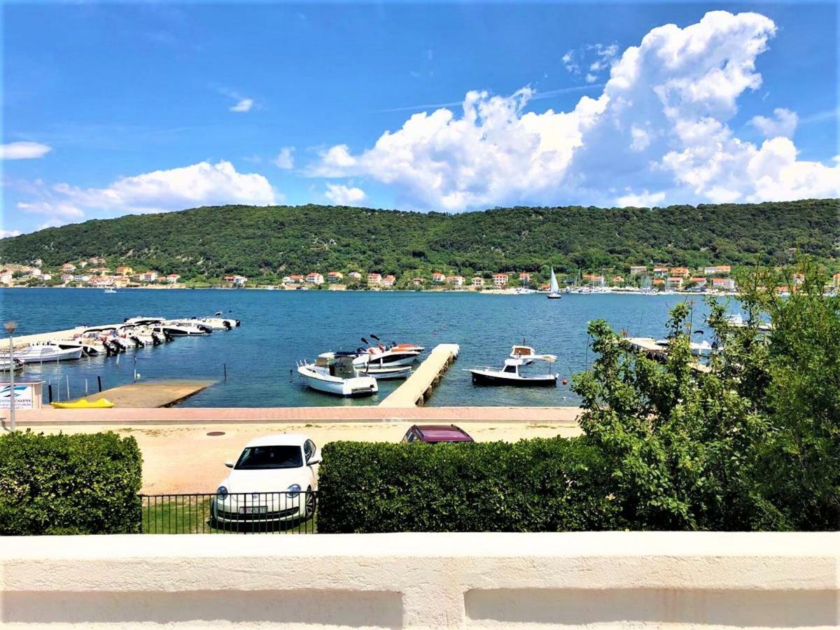 Apartments With Boat Mooring Marija Supetarska Draga Ngoại thất bức ảnh