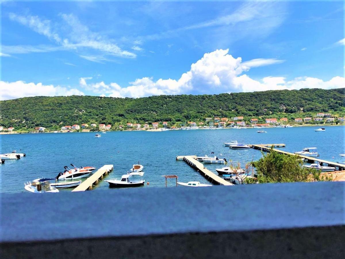 Apartments With Boat Mooring Marija Supetarska Draga Ngoại thất bức ảnh